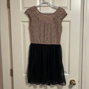 Elegant Lace Dress in Black and Tan